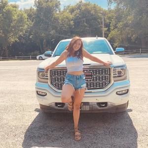 Meet your Posher, Naomi